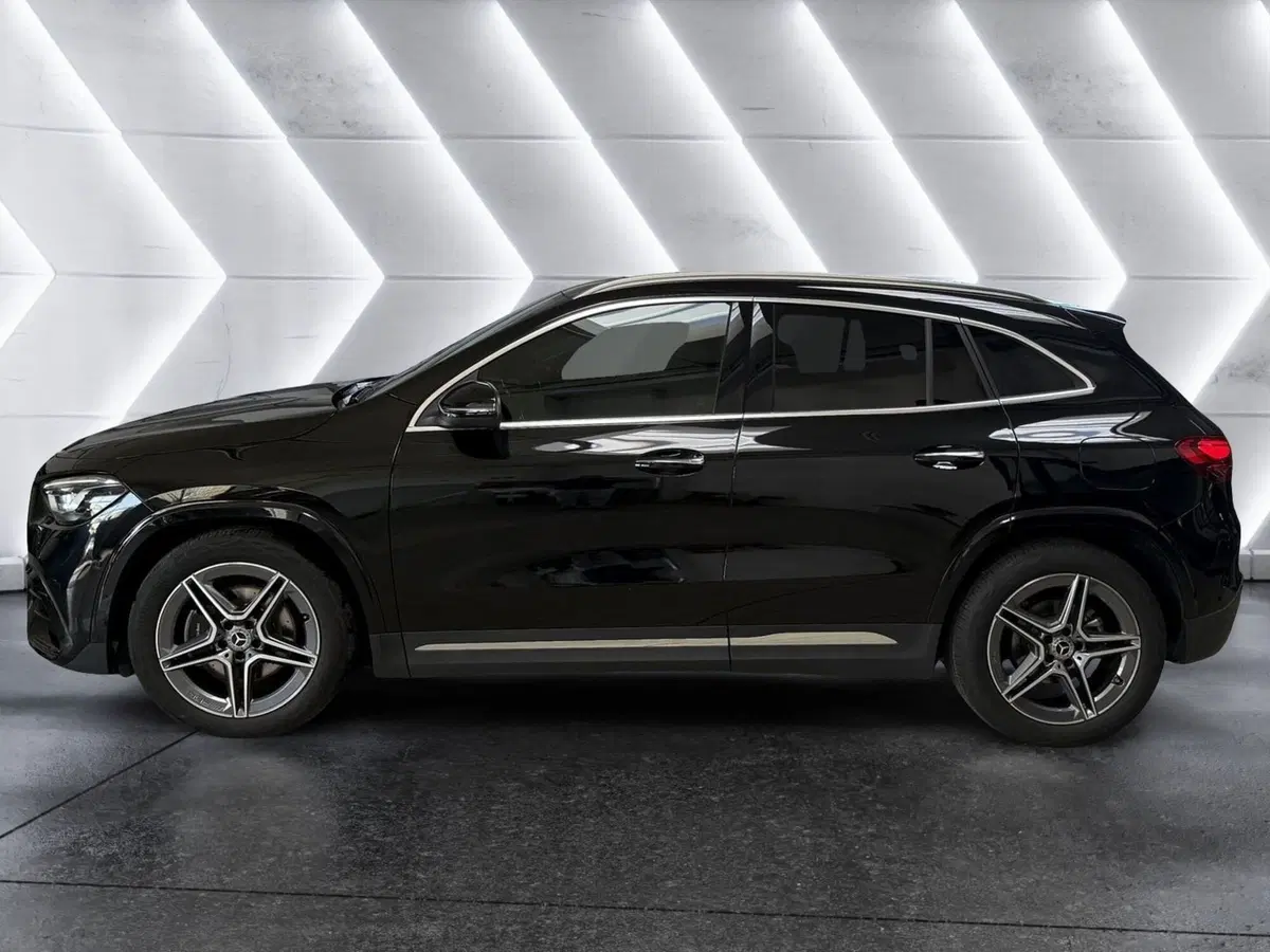 Mercedes-Benz GLA SUV usata a Napoli (4)