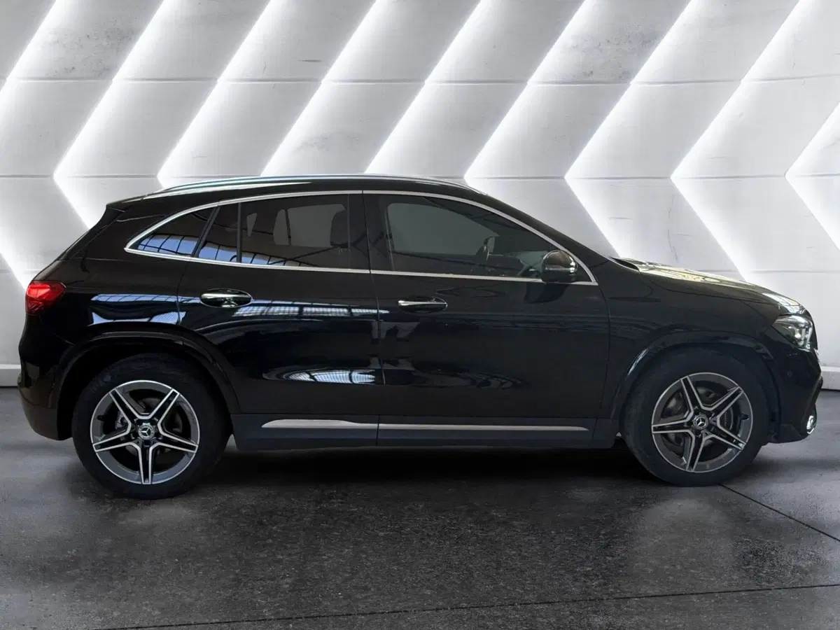 Mercedes-Benz GLA SUV usata a Napoli (5)