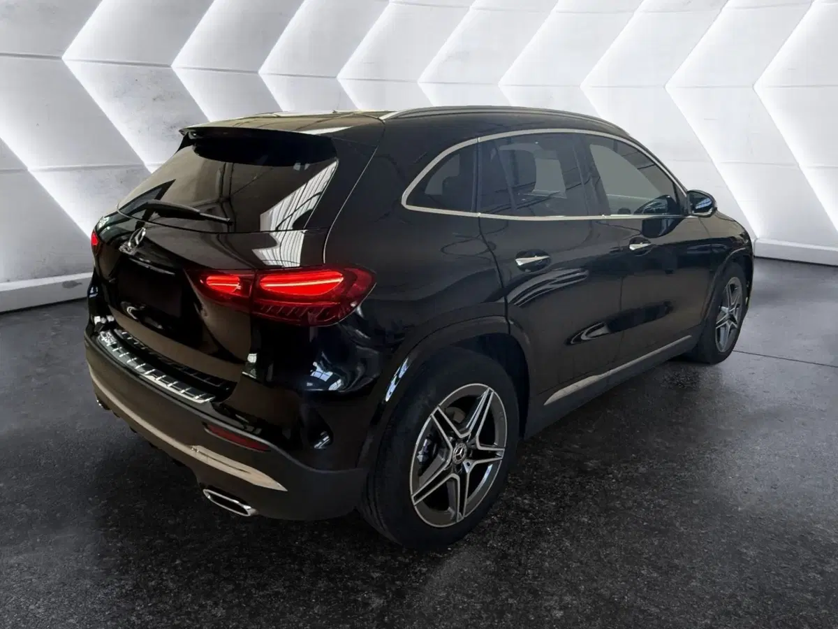 Mercedes-Benz GLA SUV usata a Napoli (6)