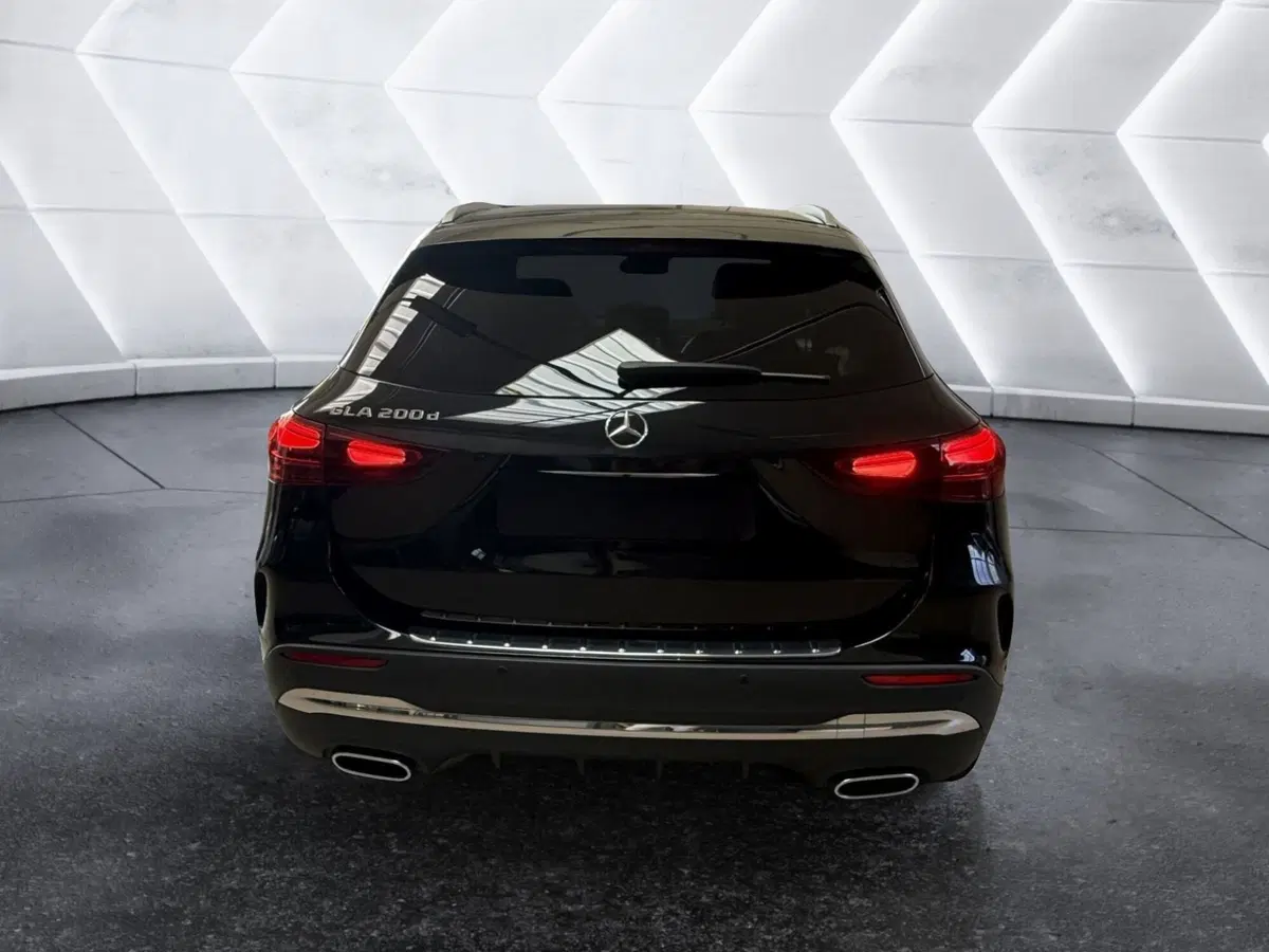Mercedes-Benz GLA SUV usata a Napoli (8)