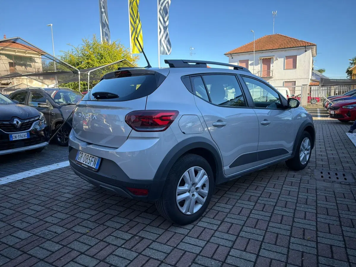 Dacia Sandero usata a Pavia (12)