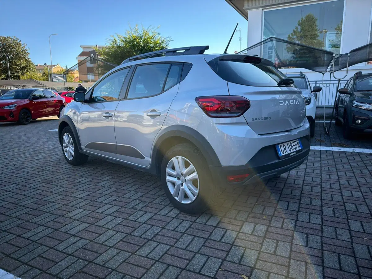 Dacia Sandero usata a Pavia (14)