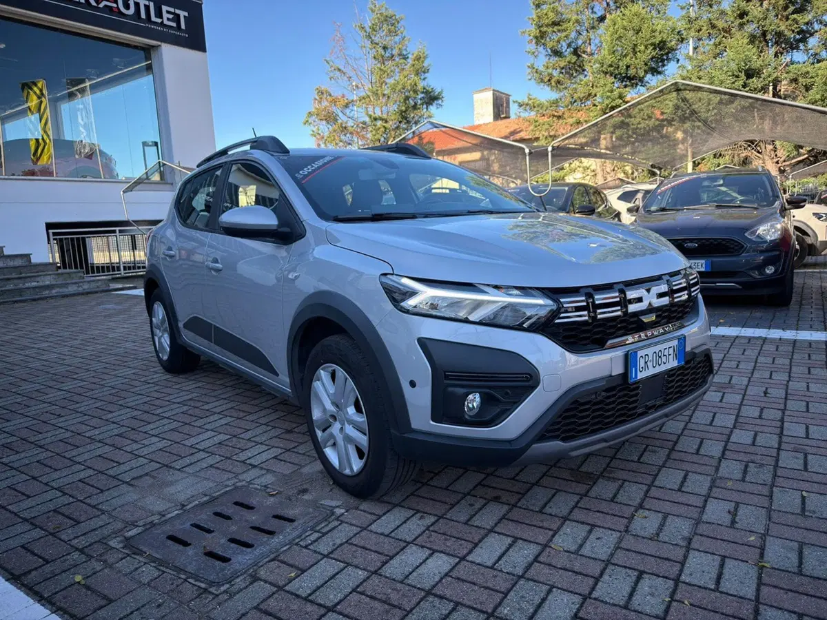 Dacia Sandero usata a Pavia (17)