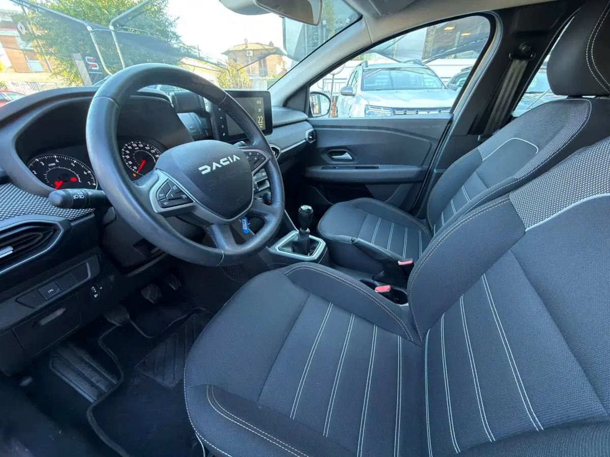Dacia Sandero usata a Pavia (5)