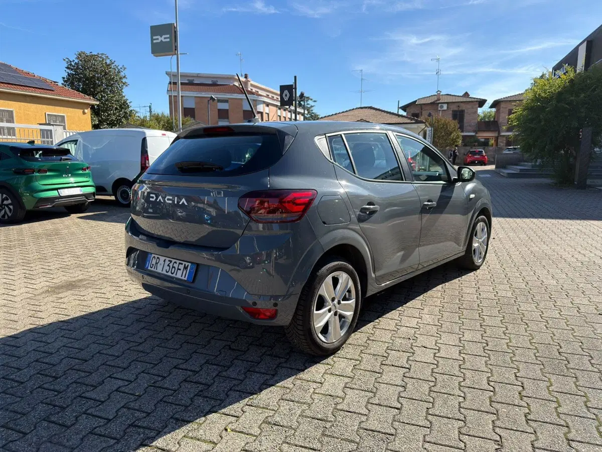 Dacia Sandero usata a Pavia (17)