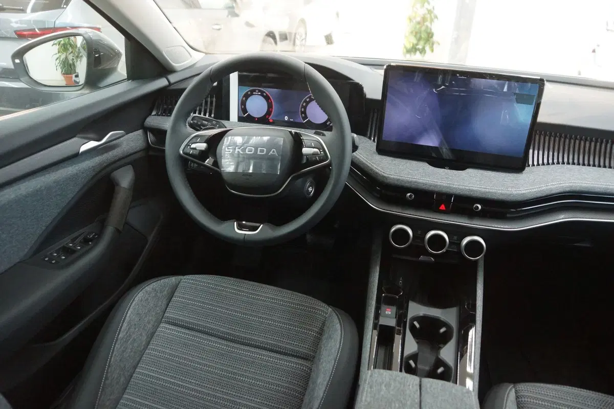 Skoda Superb nuova a Torino (19)