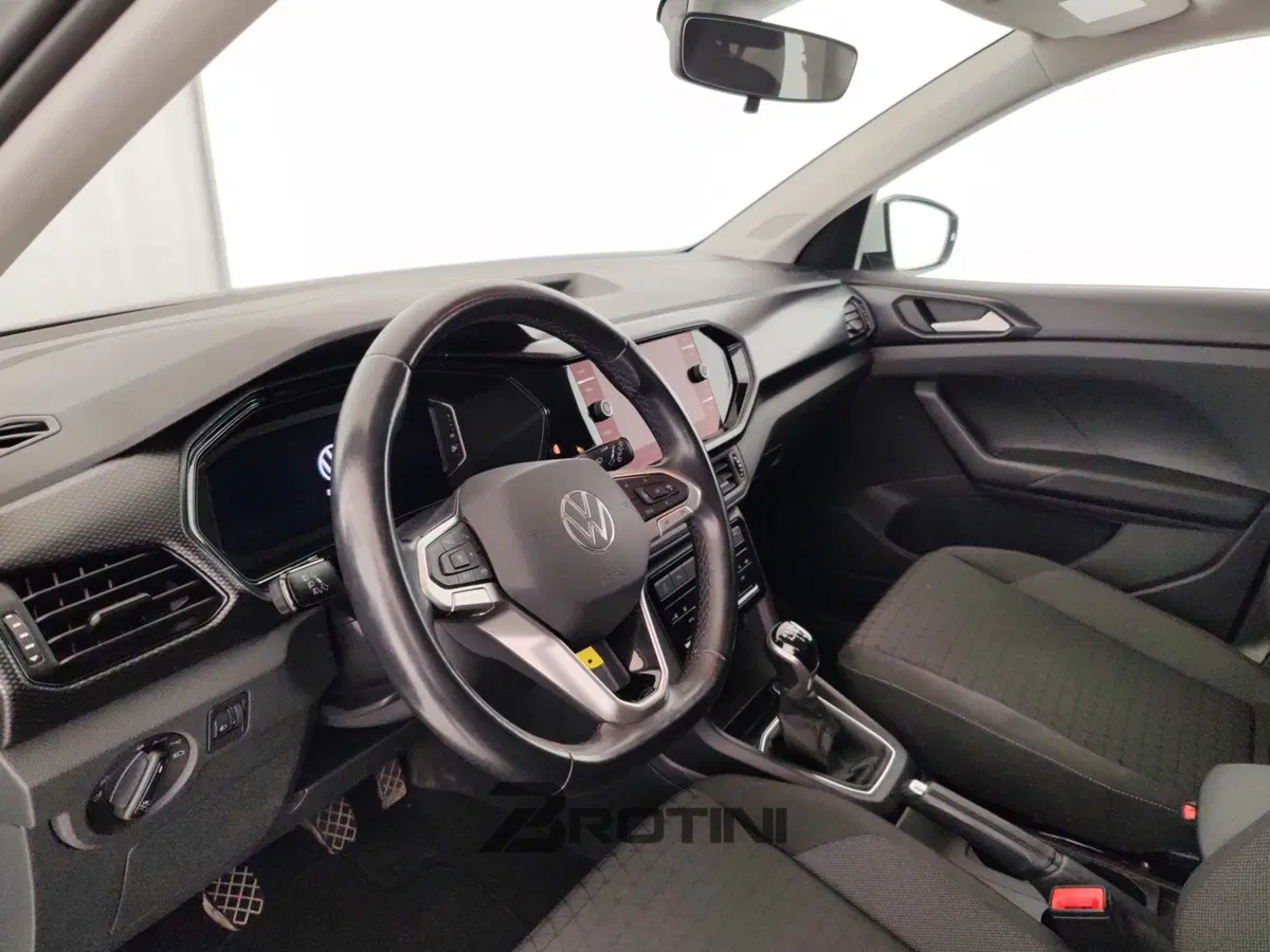Volkswagen T-Cross usata a Massa-Carrara (8)