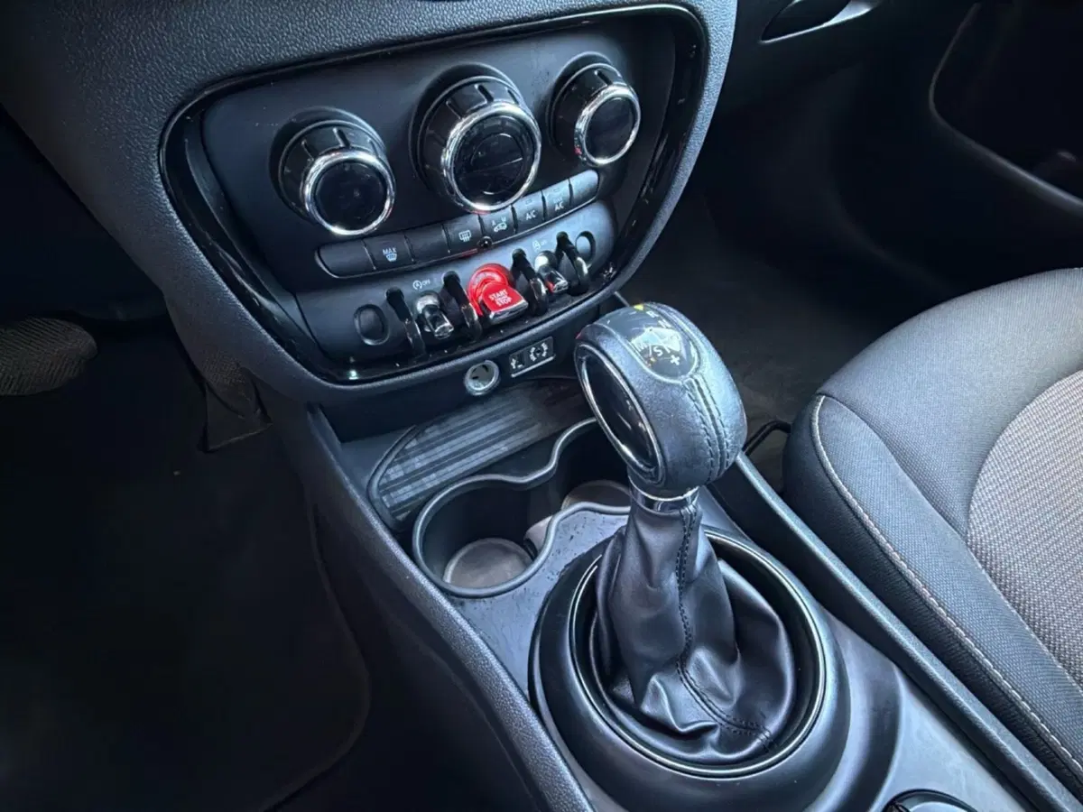 MINI Mini Clubman usata a Brindisi (13)