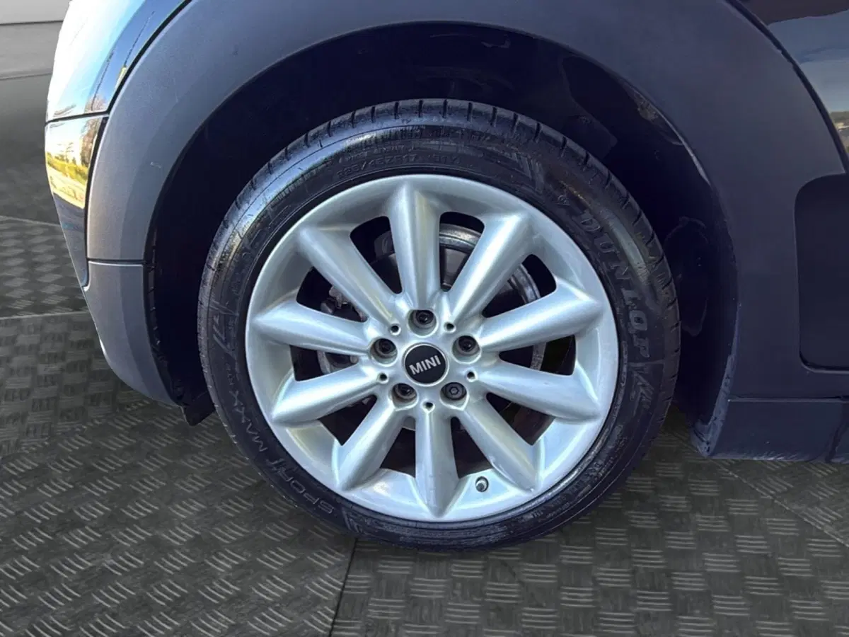 MINI Mini Clubman usata a Brindisi (9)