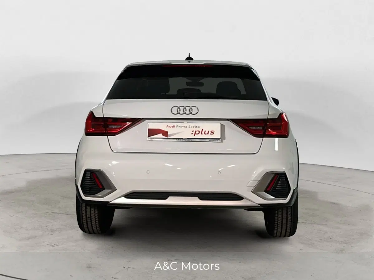 Audi A1 allstreet usata a Caserta (6)