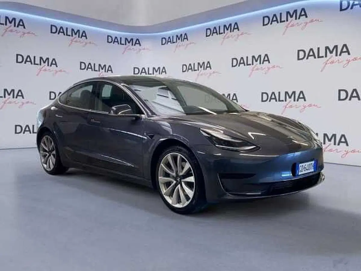 Tesla Model 3 nuova a Milano (7)