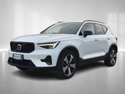 Volvo XC40 T4 Recharge Plug-in Hybrid R-design del 2023 usata a Ravenna