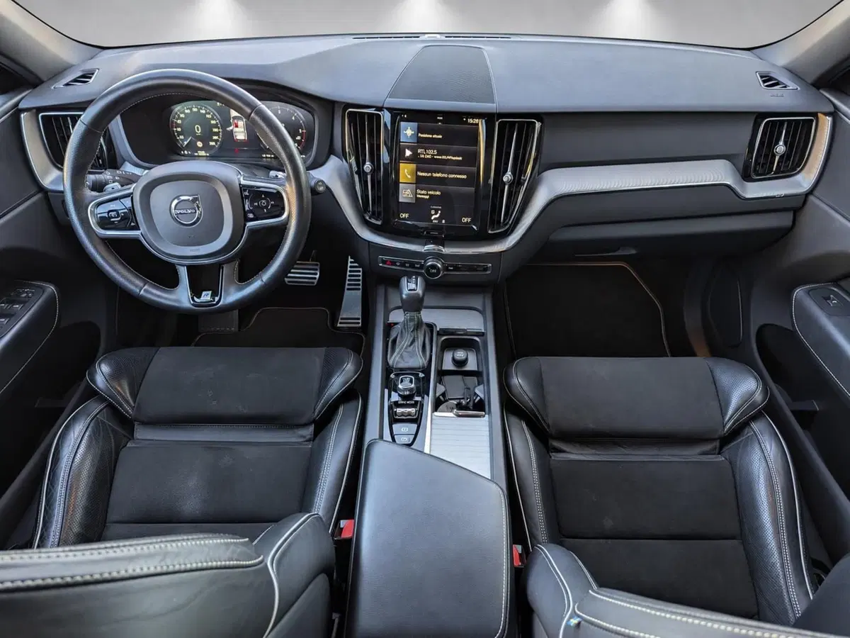 Volvo XC60 usata a Pescara (8)
