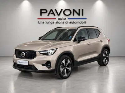 Volvo XC40 2.0 b4 Ultimate Dark auto del 2023 usata a Pescara