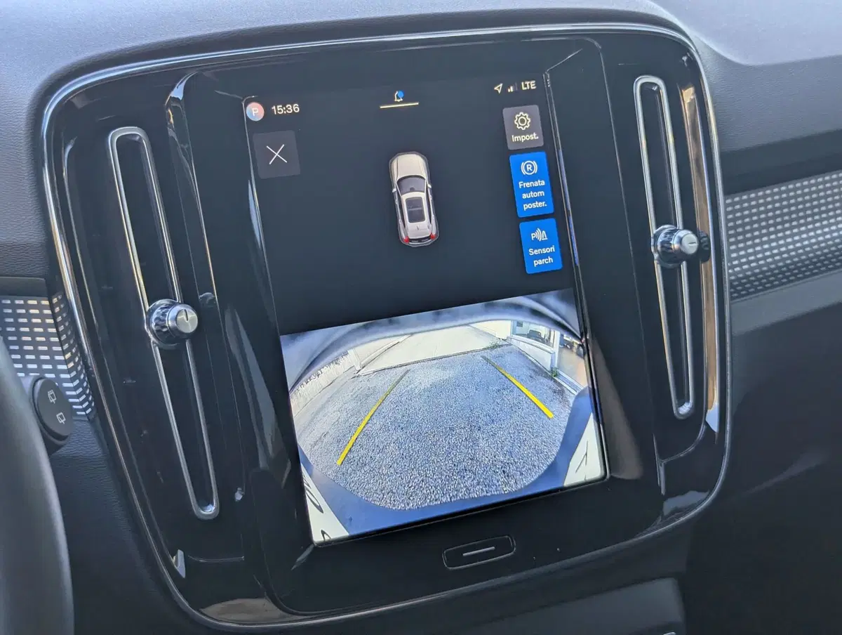 Volvo XC40 usata a Pescara (16)