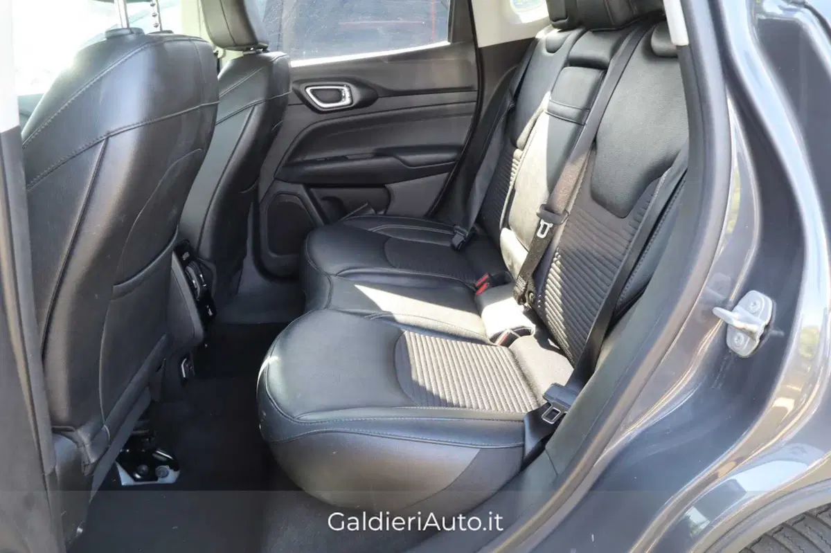 Jeep Avenger usata a Salerno (7)
