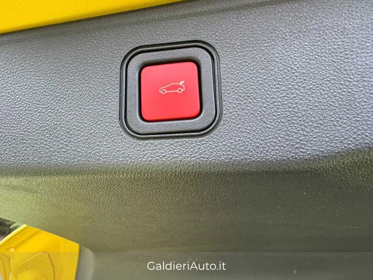 Jeep Avenger usata a Salerno (15)