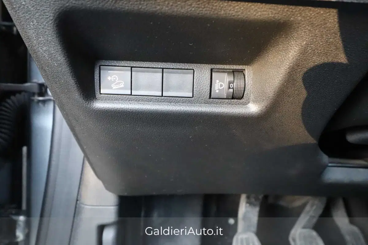 Jeep Avenger usata a Salerno (11)