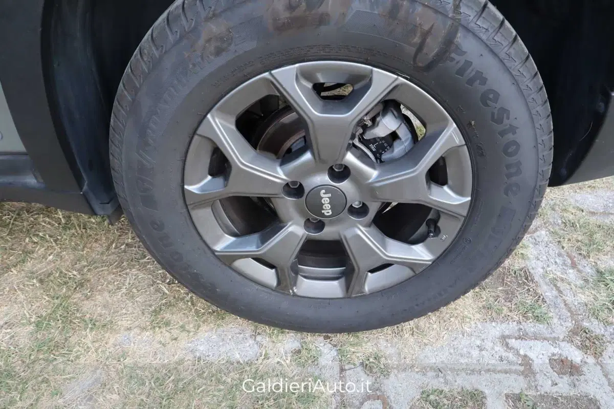 Jeep Avenger usata a Salerno (19)