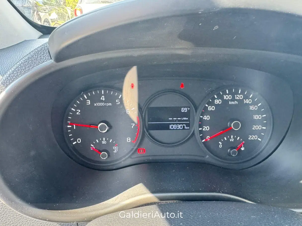 Kia Picanto usata a Salerno (18)