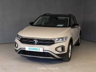 Volkswagen T-Roc 1.0 TSI Life del 2024 usata a Fisciano