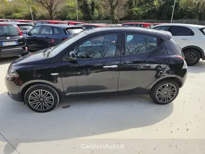 Lancia Ypsilon 1.0 FireFly 5 porte S&S Hybrid Gold Plus del 2022 usata a Fisciano