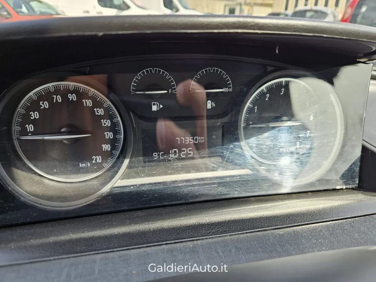 Lancia Ypsilon usata a Salerno (11)
