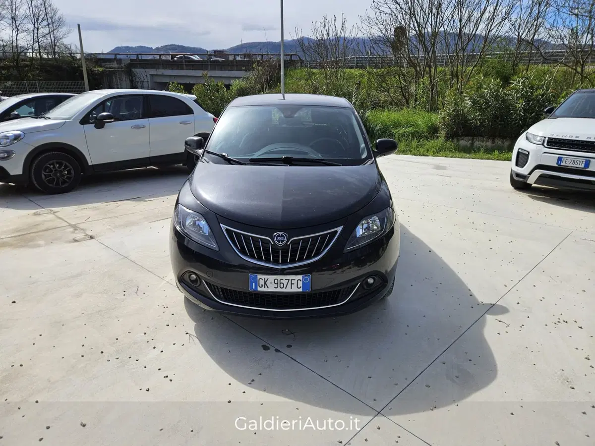 Lancia Ypsilon usata a Salerno (5)