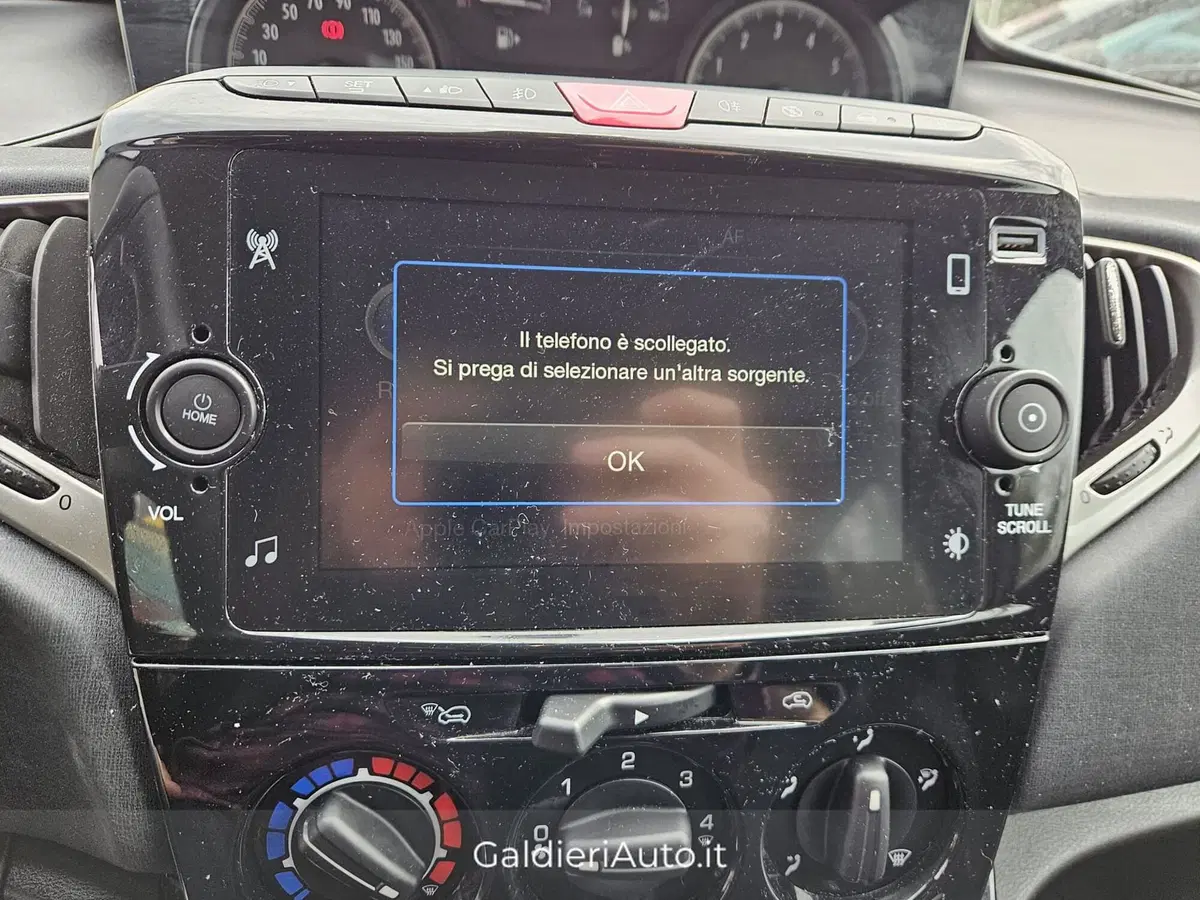 Lancia Ypsilon usata a Salerno (9)