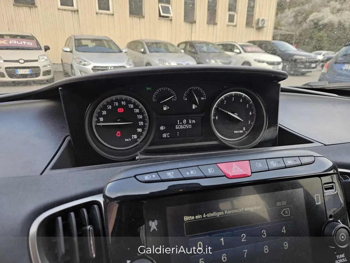 Lancia Ypsilon usata a Salerno (4)