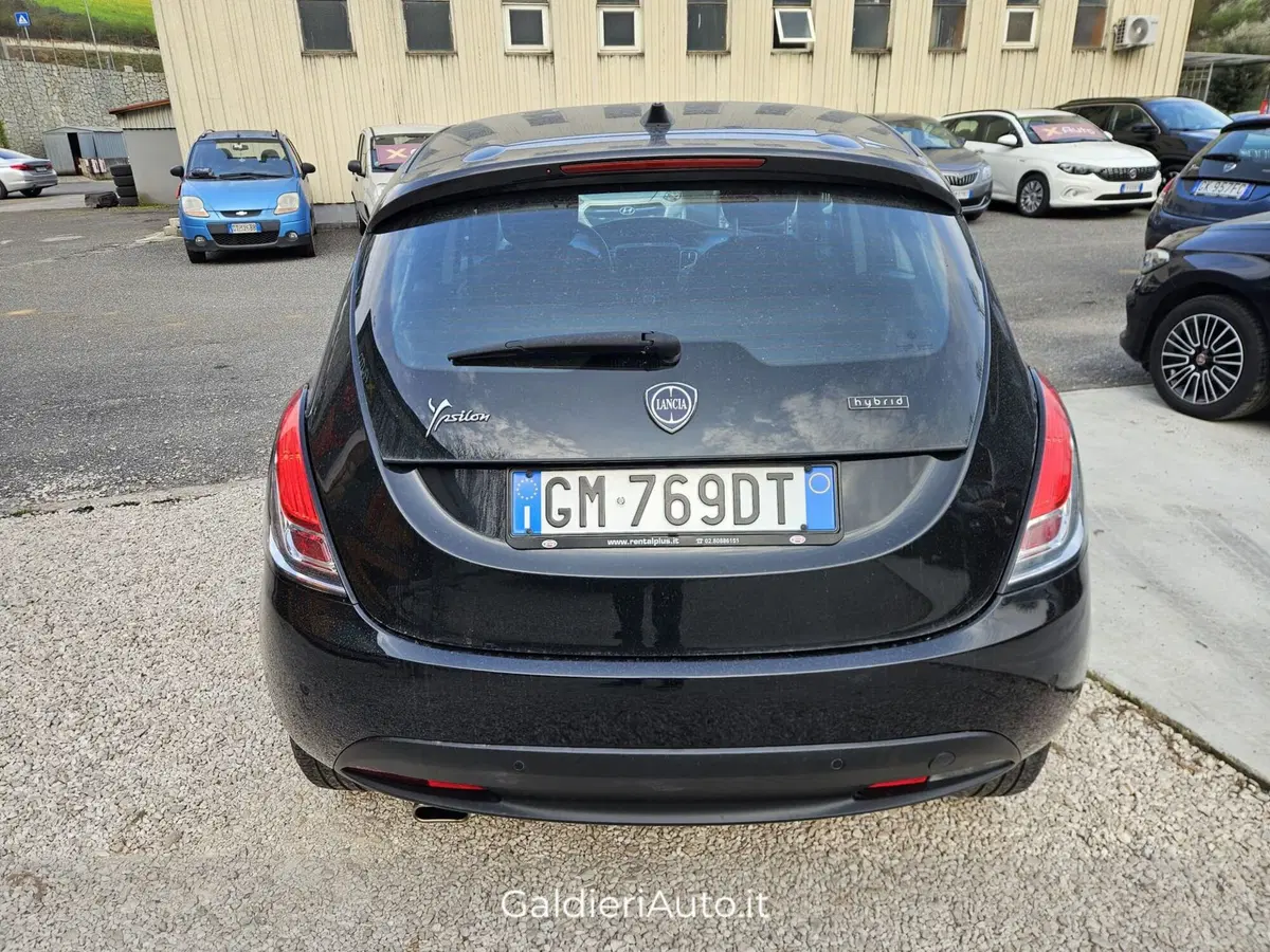 Lancia Ypsilon usata a Salerno (8)