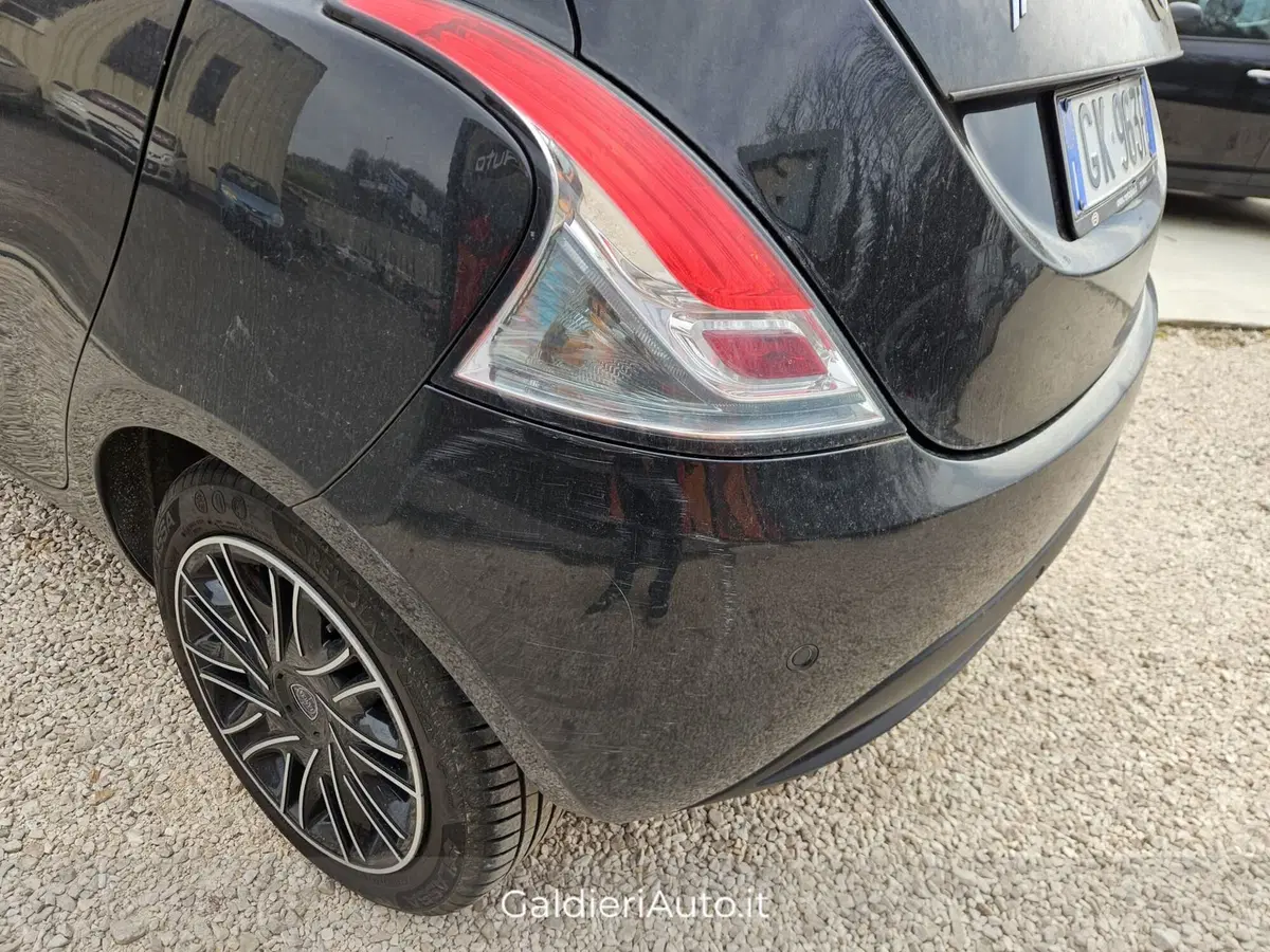 Lancia Ypsilon usata a Salerno (13)