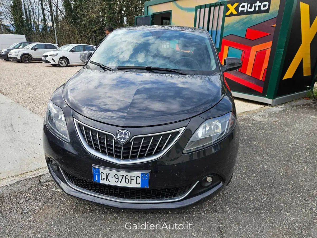 Lancia Ypsilon usata a Salerno
