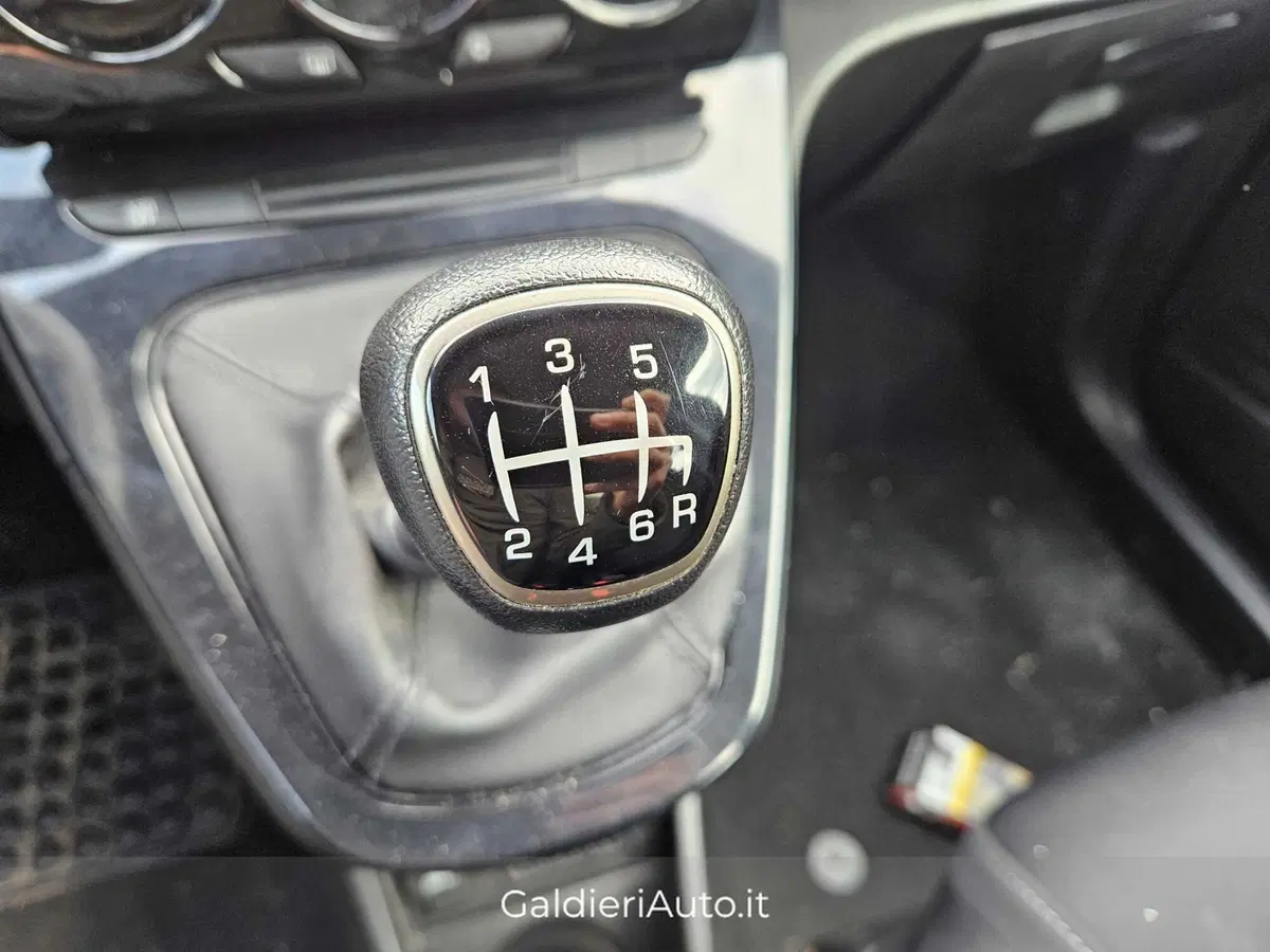 Lancia Ypsilon usata a Salerno (12)