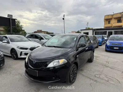 Lancia Ypsilon 1.0 FireFly 5 porte S&S Hybrid Silver Plus del 2023 usata a Fisciano