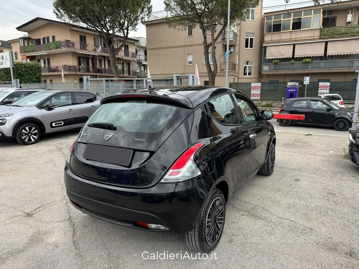 Lancia Ypsilon usata a Salerno (4)