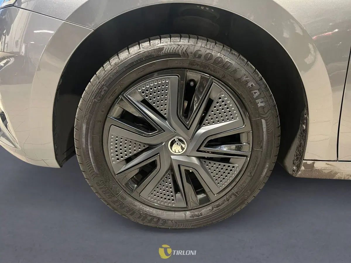 Skoda Fabia usata a Milano (17)
