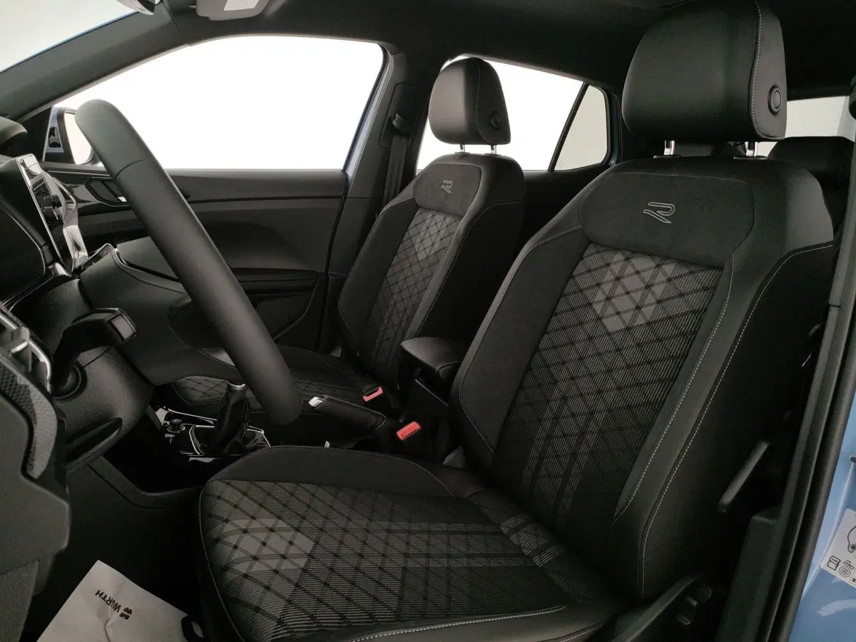 Volkswagen T-Cross nuova a Arezzo (14)