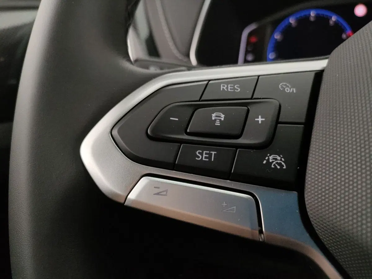 Volkswagen T-Cross nuova a Arezzo (18)