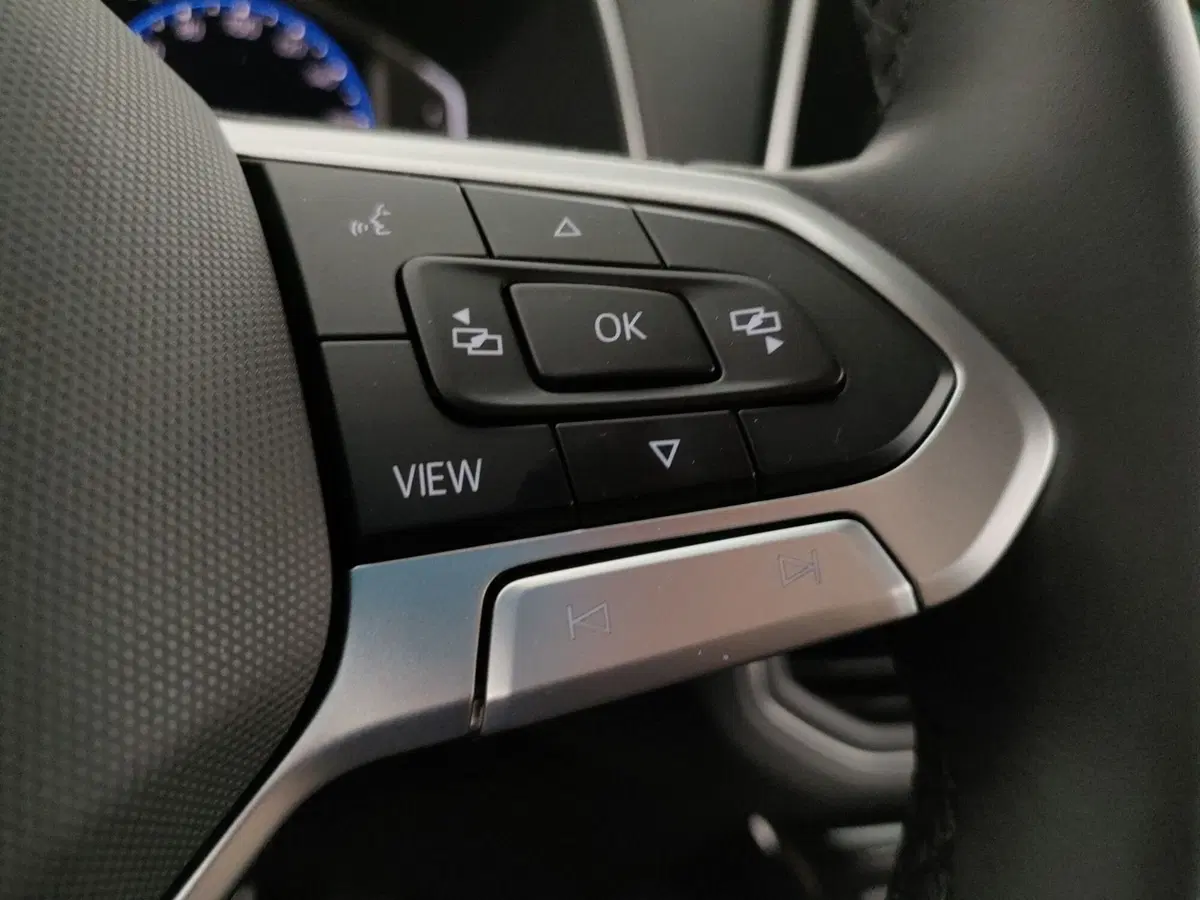 Volkswagen T-Cross nuova a Arezzo (19)