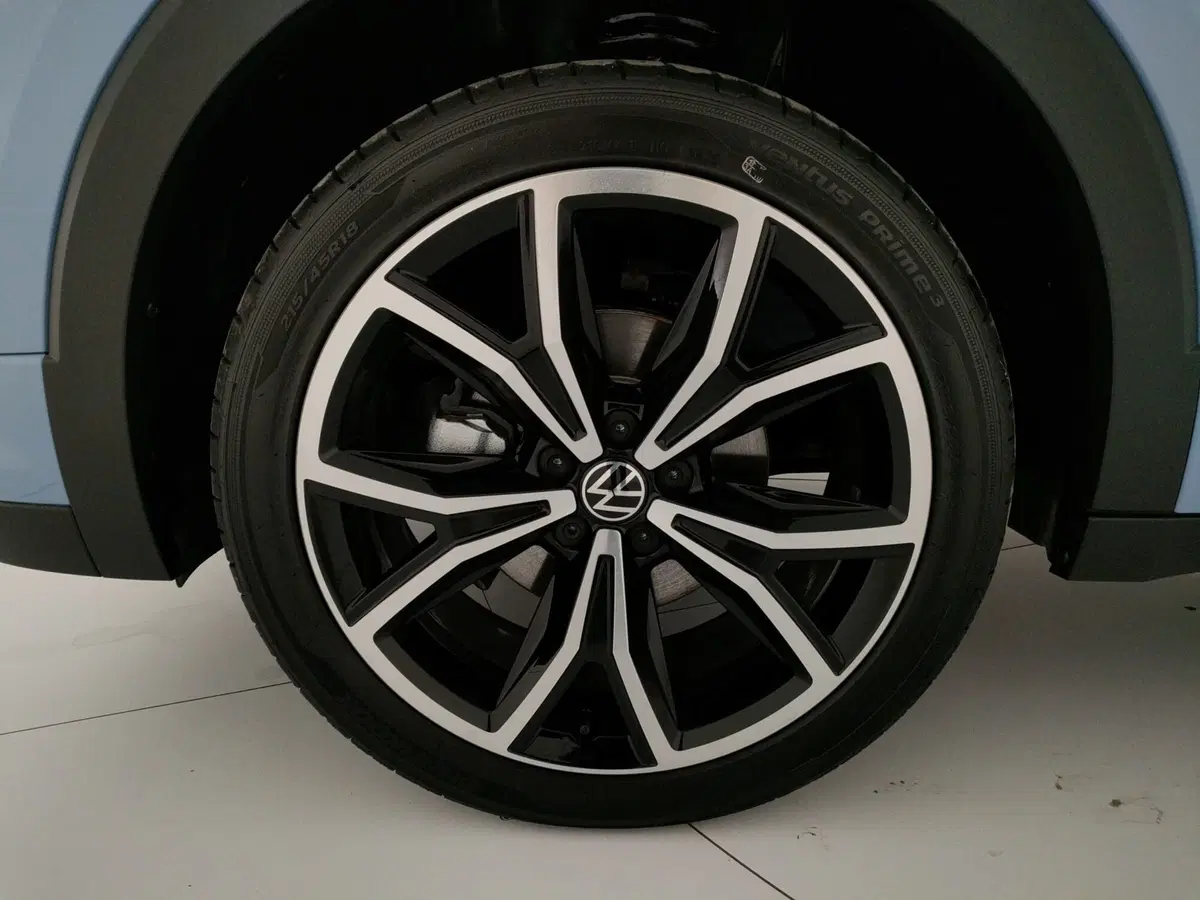 Volkswagen T-Cross nuova a Arezzo (7)
