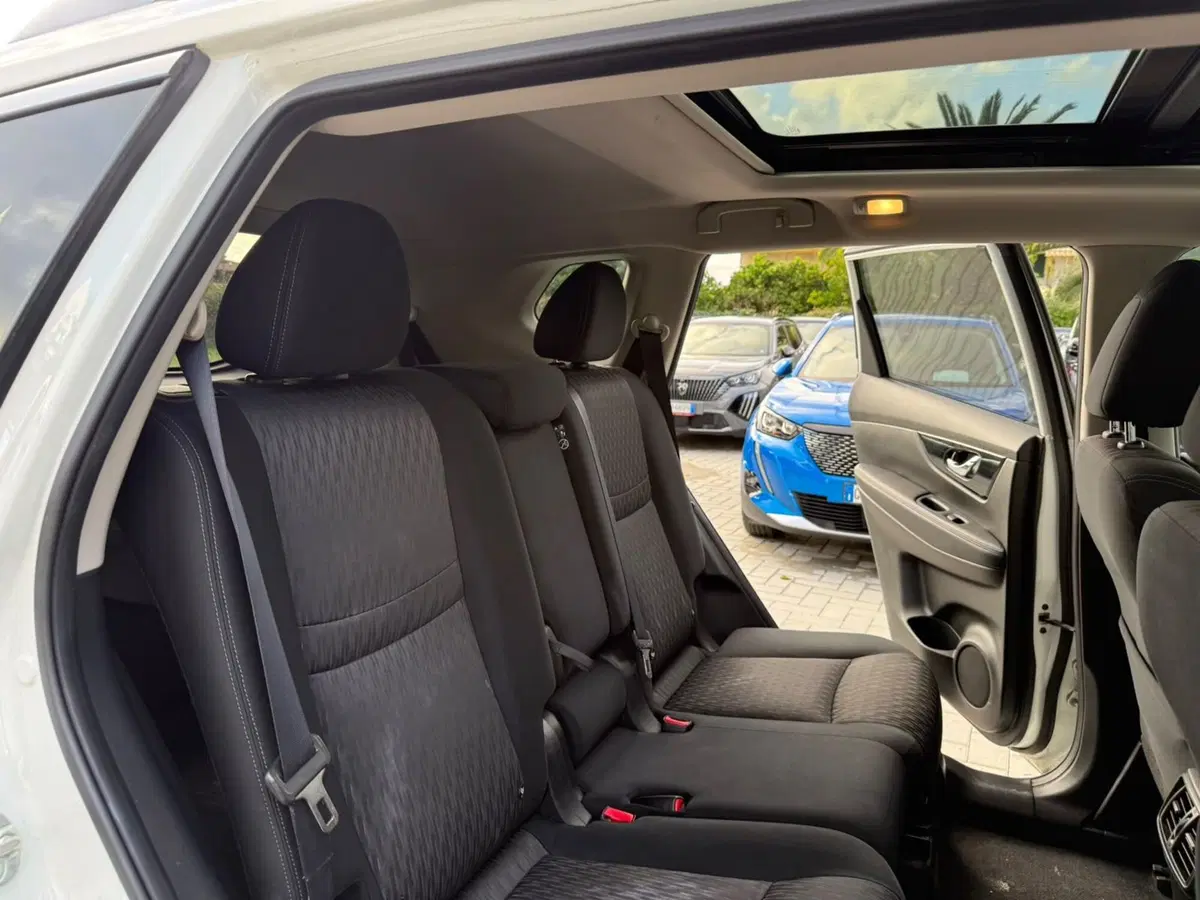 Nissan X-Trail usata a Massa-Carrara (15)