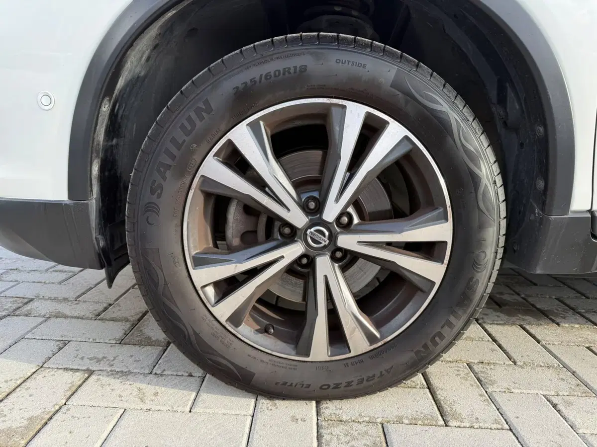Nissan X-Trail usata a Massa-Carrara (18)
