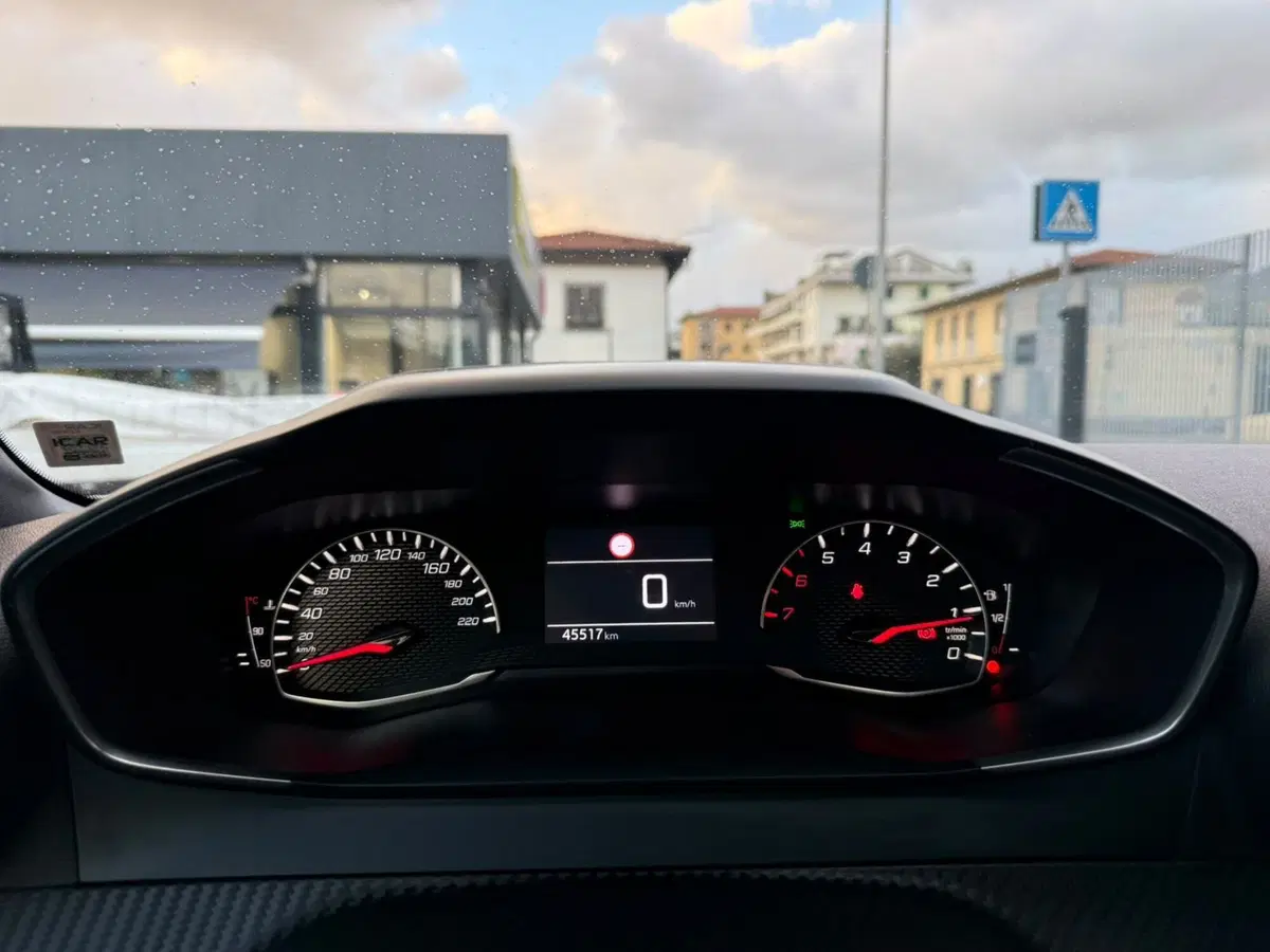 Peugeot 2008 usata a Massa-Carrara (9)