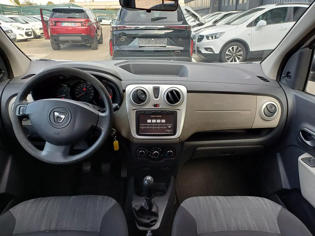 Dacia Lodgy usata a Modena (11)
