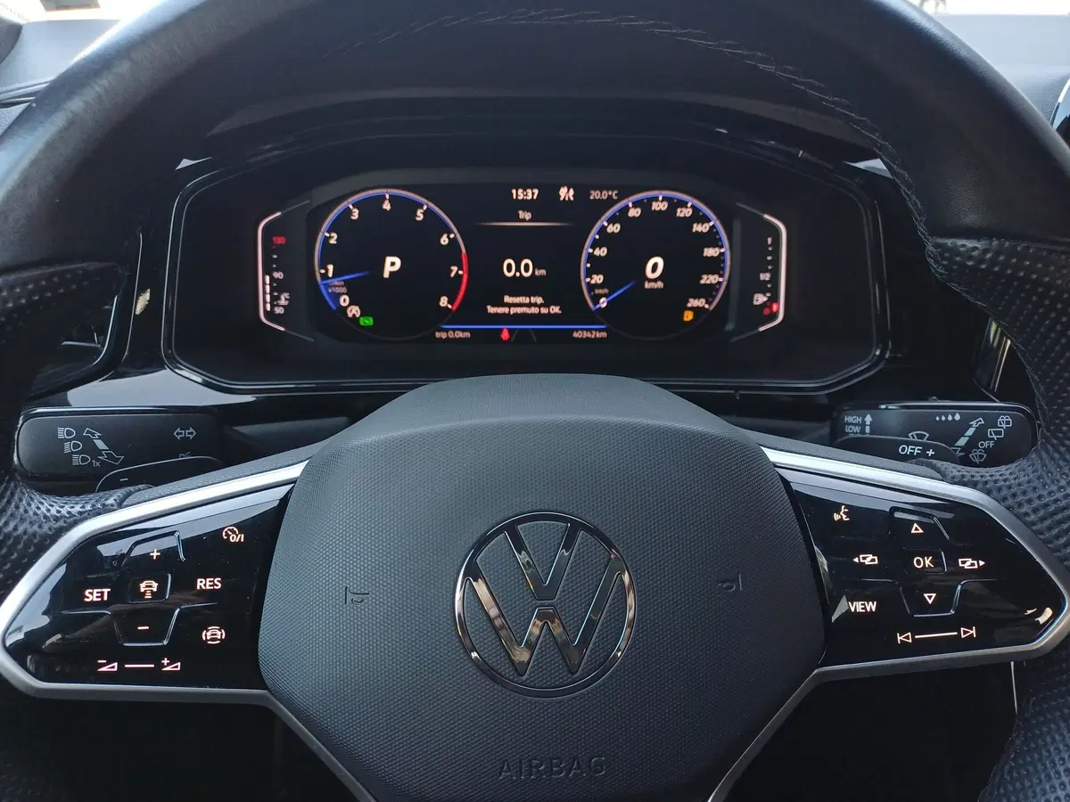 Volkswagen T-Roc usata a Modena (14)