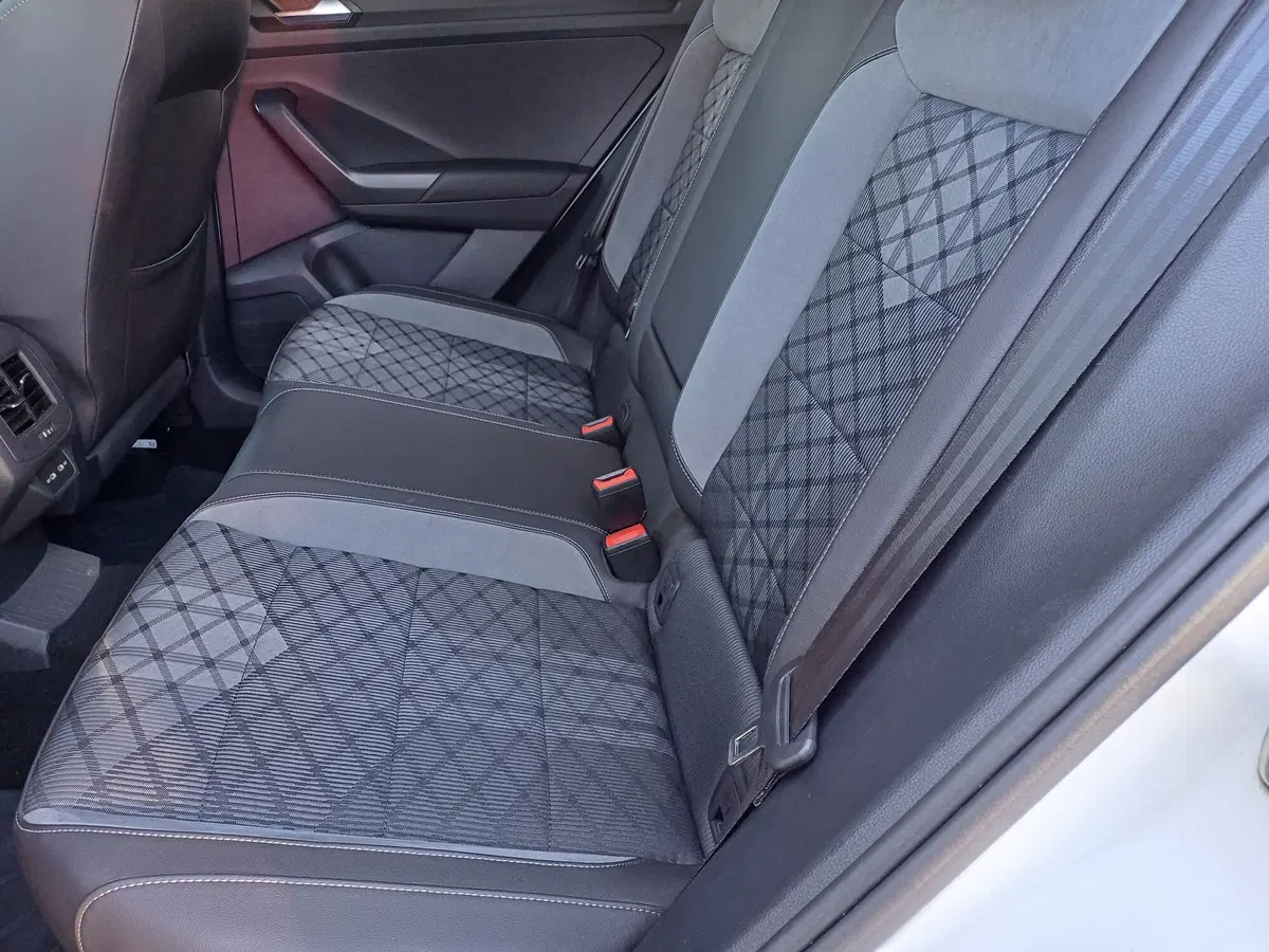 Volkswagen T-Roc usata a Modena (18)