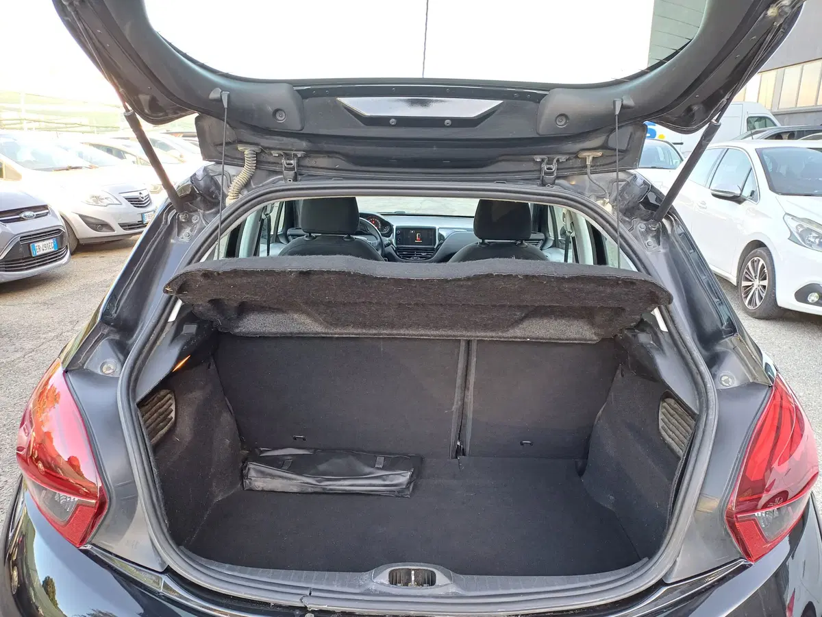Peugeot 208 usata a Modena (10)