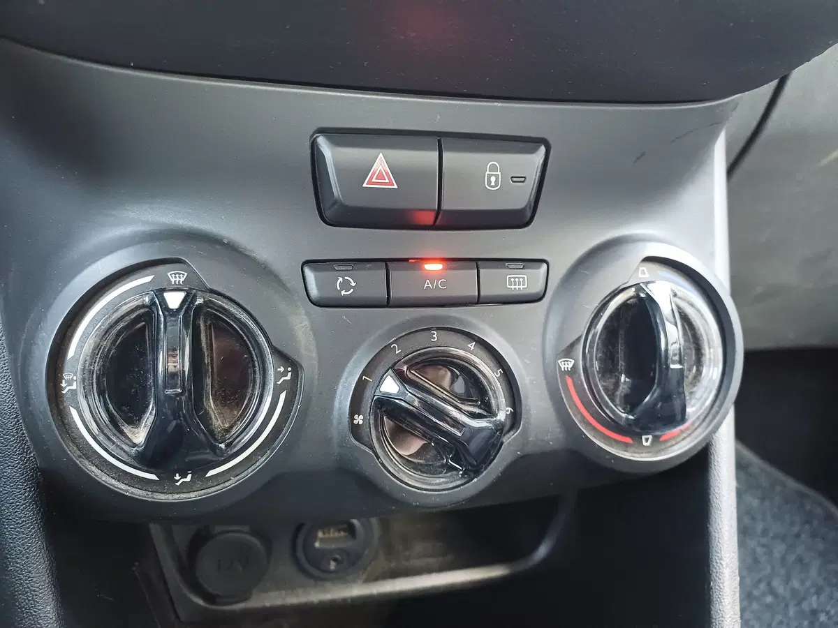 Peugeot 208 usata a Modena (16)