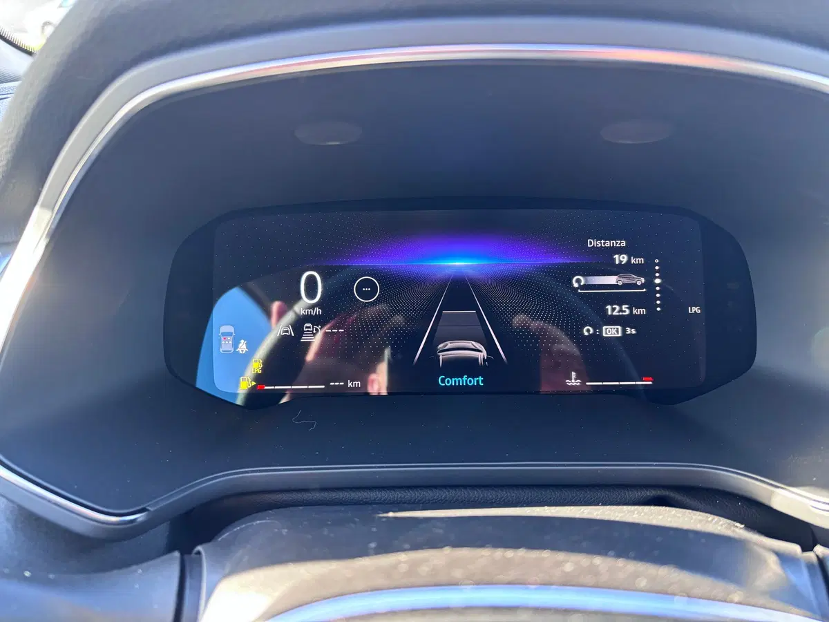 Renault Captur nuova a Ancona (17)